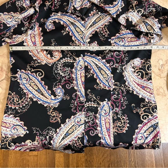 Chico’s No-Iron Sateen Paisley Wing-Collar Shirt Size Chicos 2/U.S. 12/14 - Picture 10 of 14